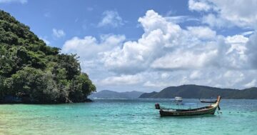 Banana Beach Koh Hey в Пхукете — семейный рай для сноркелинга: прозрачная вода, аренда tree bed с масками и кредитом, внимательный персонал