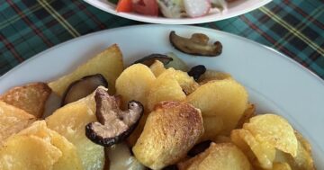 Мой анализ Submarine: недорогой ресторан с русским вкусом и дружелюбным персоналом, но один повар и странные часы — как не промахнуться