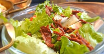 Wave Whispers Bar @Maikhao Beach: уют на берегу Майкхао с аутентичной едой, коктейлями и сервисом, ради которых стоит идти