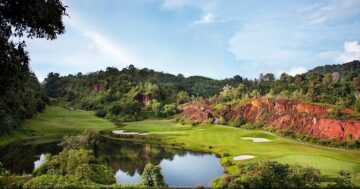 RED MOUNTAIN GOLF CLUB в Пхукете: суровое, холмистое поле с резким даунхиллом на пар три — настоящее испытание для гольфиста