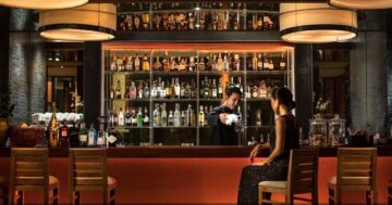 SILK Restaurant & Bar Пхукет — роскошный бар при отеле с изысканной тайской кухней, креативными коктейлями и атмосферой идеальной романтической ночи