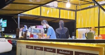 ร้านโรตีชาววัง шокирует и восхищает одновременно: ночной овалтайн вулкан влюбляет, бургеры радуют, но роти порой мягкие и подводят ожидания гурмана