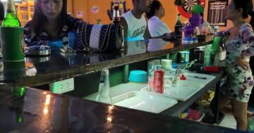 Mad Monkey Bar — непринуждённый бар с бесплатным пулом и играми, где внимательный персонал превращает вечер в уютную тусовку для местных