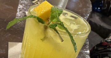 Dino Bar — бар, где еда выступает главной звездой: ресторанное качество блюд в уютной атмосфере и адекватные цены, ради которых стоит зайти даже без ожиданий коктейлей