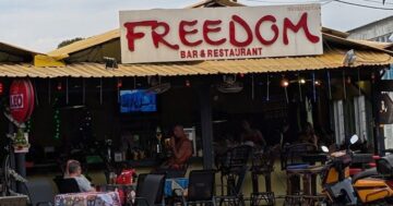 Freedom Bar Rawai возле пляжа Rawai: почему экспаты возвращаются за кёфте, живой музыкой и дешёвым пивом, но есть риск, что попросят уйти к закрытию