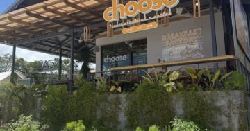 CHOOSE кажется идеальным для семейных визитов — дети довольны и хлеб на вынос отличен, но реальность бьёт: кофе и обслуживание подводят в самый неподходящий момент