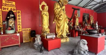 Big Buddha Phuket закрыт из‑за оползня, но вид с вершины открытый; езда на скутере живописна, совет опытного посетителя — не поддерживайте катание на слонах
