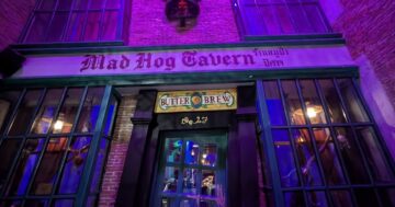 Mad Hog Tavern Phuket — магический тематический бар в Пхукете: впечатляющая подача коктейлей и фирменный баттербир, который стоит посетить