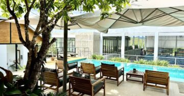 Courtside Cafe & Sports Bar by KAHLI Phuket предлагает лучший кофе на Пхукете и атмосферу, где дружелюбный персонал делает визит ритуалом