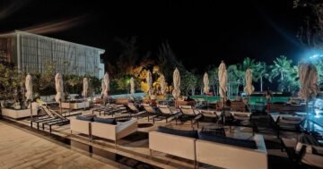 The Deck Beach Club Patong: шикарный инфинити‑пул с видом на пляж и драйвовым диджеем, но сервис часто отсутствует — подготовьтесь к ожиданию