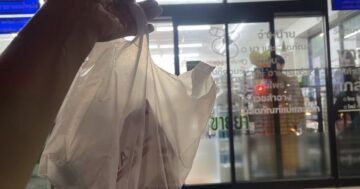 Watthana Pharmacy в Чалонге, Пхукет: английско‑говорящий фармацевт, честные цены и профессиональная помощь, работает ежедневно 8:00–21:00