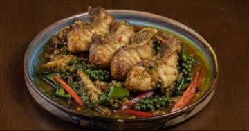 Мой анализ отзывов раскрывает, почему Sriwara Phuket похож на премиум-ресторан с домашней заботой: шеф адаптирует меню, живая музыка, отличное соотношение