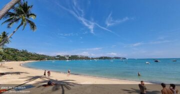 Ao Yon Beach Пхuket — тихий небольшой пляж для снорклинга и ленивого отдыха без гидроциклов: лодки на Coral Island, низкий прилив и ранний закат