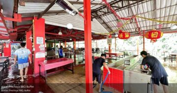 AI-анализ отзывов: уютный недорогой BBQ у реки с внимательным персоналом, но есть скрытый риск не свежих морепродуктов и проблем с оплатой карт