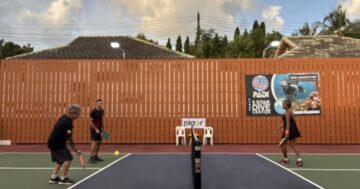 Почему в Shark Bites — Pool Bar and Pickleball в Naiharn местные собираются каждый вечер: отличные корты, бассейн с трамплином, дружелюбный бар и еда