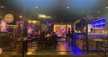 กาลเวลา Kal Wela — атмосферный бар с доброжелательным персоналом и щедрыми порциями, идеальное место, чтобы расслабиться под хорошую музыку