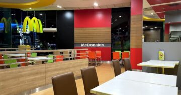 Анализ отзывов McDonald’s с Drive Thru показывает, что быстрая подача и вежливость персонала маскируют системные проблемы с комплектами, обслуживанием и ценами