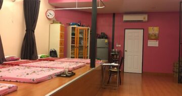 Kawinthip Massage: мощный и эффективный массаж рядом с отелем IKON — профессиональная техника и отличное соотношение цены и качества несмотря на простую атмосферу