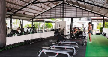 KAMALA GYM в Камале предлагает бутикный фитнес с домашней дружеской атмосферой, небольшими классами и премиум сауной, ледяной ванной и бассейном