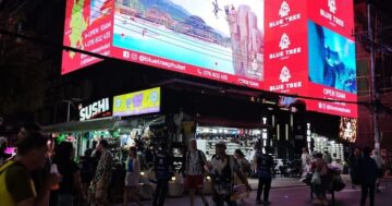 Патонг Бич Bangla Walking Street в Пхукете — идеальное место для тех, кто ищет дикой ночной энергии и уличной еды среди толпы