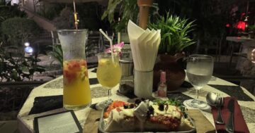 Почему туристы обходят стороной Saneha Steak-Thai в Pacific Club, если менеджер Kom и официант Oliver дают пятизвёздочный сервис, а лосось лучше уличных