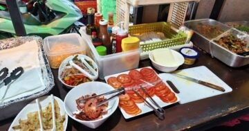 Landmark Bar Patong на Nanai Road — бар, где Рик делает тебя своим: теплая атмосфера, бесплатный понедельник с BBQ и холодное пиво
