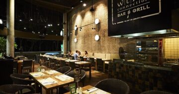 Wine Connection Kata — где подают гигантские гребешки и лучшие пиццы в Ката, но это уличная терраса без кондиционера и иногда сбоит подача