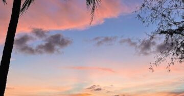 Bang Tao Beach Phuket: как использовать 6 километров чистого песка без толп, найти уединённые уголки под касуаринами, ловить закаты и избегать сильных муссонных волн