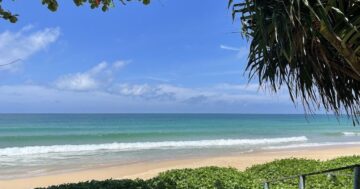 Viewpoint Surin Beach на Сурин Бич: шанс увидеть потрясающий закат есть, но вид часто закрыт зарослями — приходите с северного конца и знайте маршрут