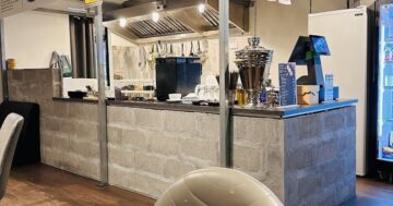 Что скрывает IN SAMOVAR с 241 отзывом: 40 см блины, домашнее оливье и дешёвая еда — почему люди приходят сюда каждую неделю