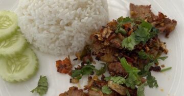 Fueng Fah Pad Thai шокирует шефа: неприметное местное кафе с идеальным Pad Thai, тёплым персоналом и атмосферой, в которую хочется вернуться