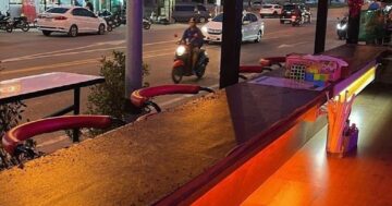 Airport Bar в Пхукете: уютный приветственный бар, но будьте готовы — коктейли по меню часто отсутствуют, местная практика меняет ожидания