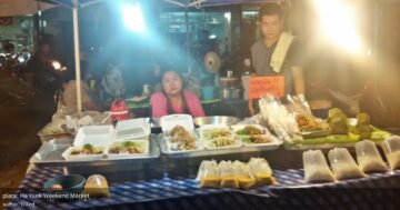 Ha Yaek Weekend Market в Пхукете: ранний воскресный рынок с рыбой мясом уличной едой и товарами для дома, несколько палаток с одеждой, закрыт в будни