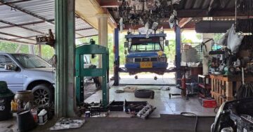 Chang Aek Garage — дружелюбный мастер Эк, отличный ремонт и сервис, часто много клиентов; надёжный выбор для замены аккумулятора скутера и ремонтов